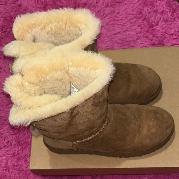 UGG Bailey Corduroy Bow Boots - Picture 4 of 8